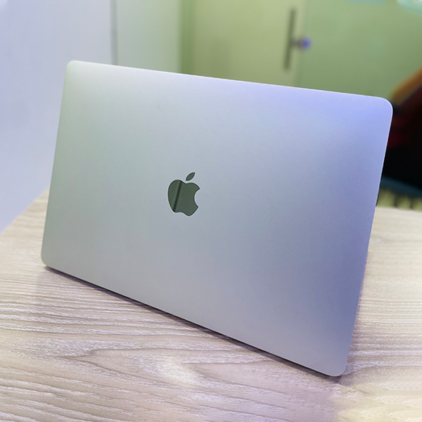 Apple MacBook Pro 2019| Core i5| 8GB | 256GB SSD | 13.3″ Retina/Touch Bar